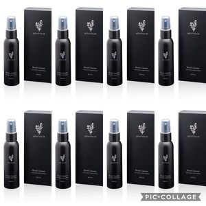 Brush cleaner. Makeupjunkiee.com